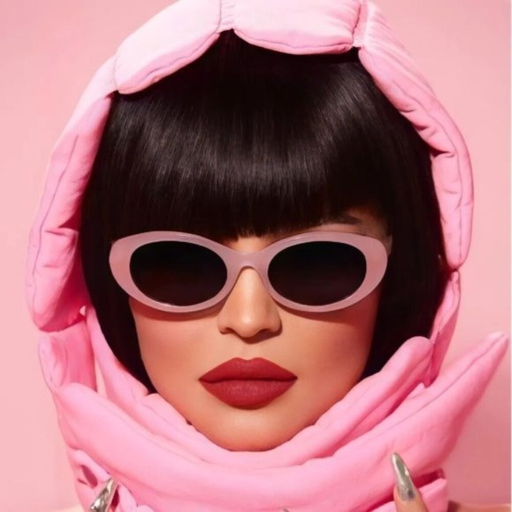 ROBERI & FRAUD PINK BETTY SUNGLASSES IN PINK FROST